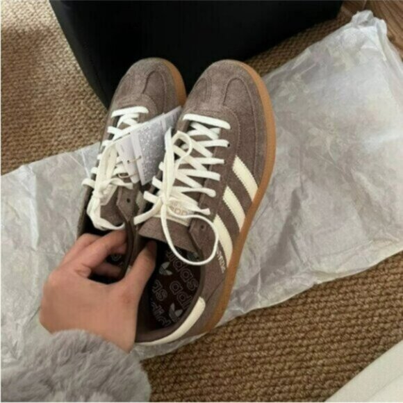NWT Women's Adidas Handball Spezial Shoes Brown White - Picture 4 of 6